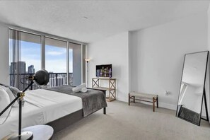Desk, iron/ironing board, WiFi, bed sheets