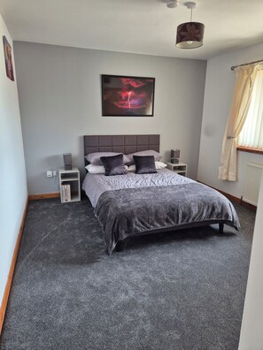 3 habitaciones, tabla de planchar con plancha y wifi gratis