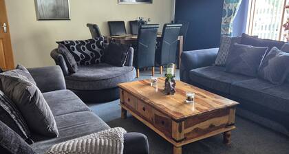 Cosy three bedroom bungalow in a quiet scenic village