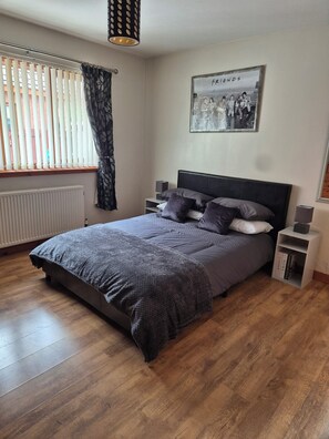 3 bedrooms, iron/ironing board, free WiFi, bed sheets