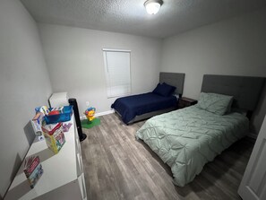 4 bedrooms, WiFi, bed sheets