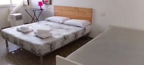 2 bedrooms, Internet, bed sheets