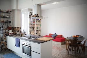 オーブン、コンロ、食器洗い機