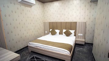 Habitación básica doble | Escritorio, espacio para trabajar con laptop y wifi gratis