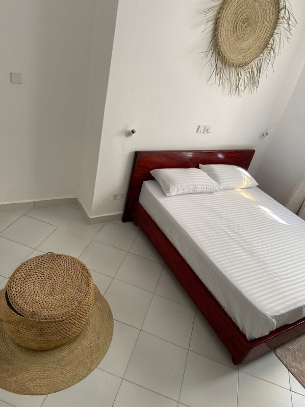 1 chambre, bureau, fer et planche à repasser, Wi-Fi gratuit