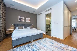 1 bedroom, iron/ironing board, internet, bed sheets