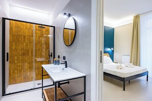 Dusche, Haartrockner, Bidet, Handtücher