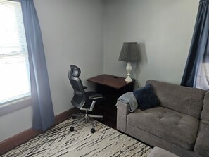 Smart TV, computer monitors