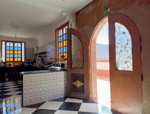 Interior - Auberge Assif iboudrarn (Tioughza)