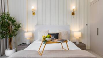 1 bedroom, in-room safe, iron/ironing board, free WiFi