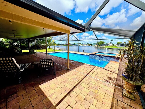 حمّام سباحة خارجي، حمّام سباحة مُدفَّأ