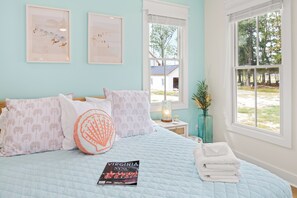3 habitaciones, tabla de planchar con plancha, wifi y ropa de cama