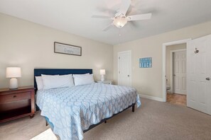 5 bedrooms, desk, iron/ironing board, WiFi