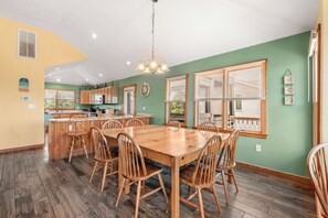 Dining - Beach Therapy: Private Heated Pool and Hot Tub (Corolla)