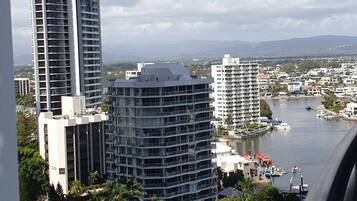 Apartment, 2 Bedrooms, Balcony | Property grounds