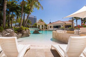 Apartamento, 2 quartos, sacada | Piscina | Piscina externa