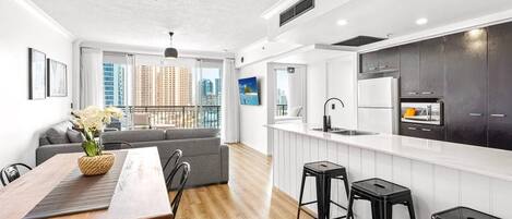 Appartement, 2 chambres, balcon | Salle de séjour