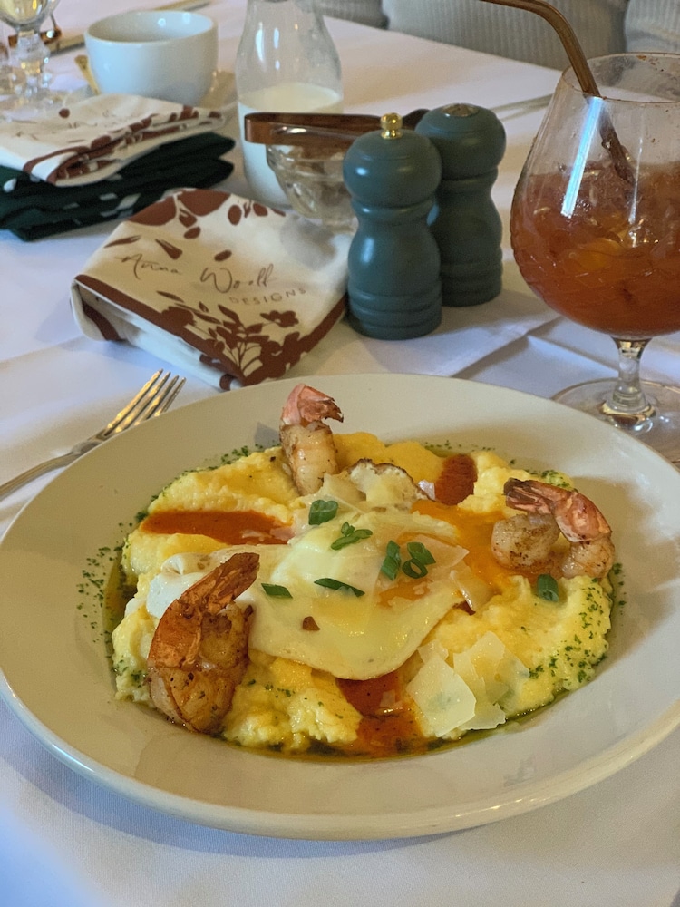 General Lewis Inn by null