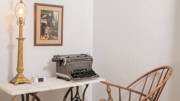 Luxury Double Room, 1 King Bed, Non Smoking, Ground Floor | Free WiFi