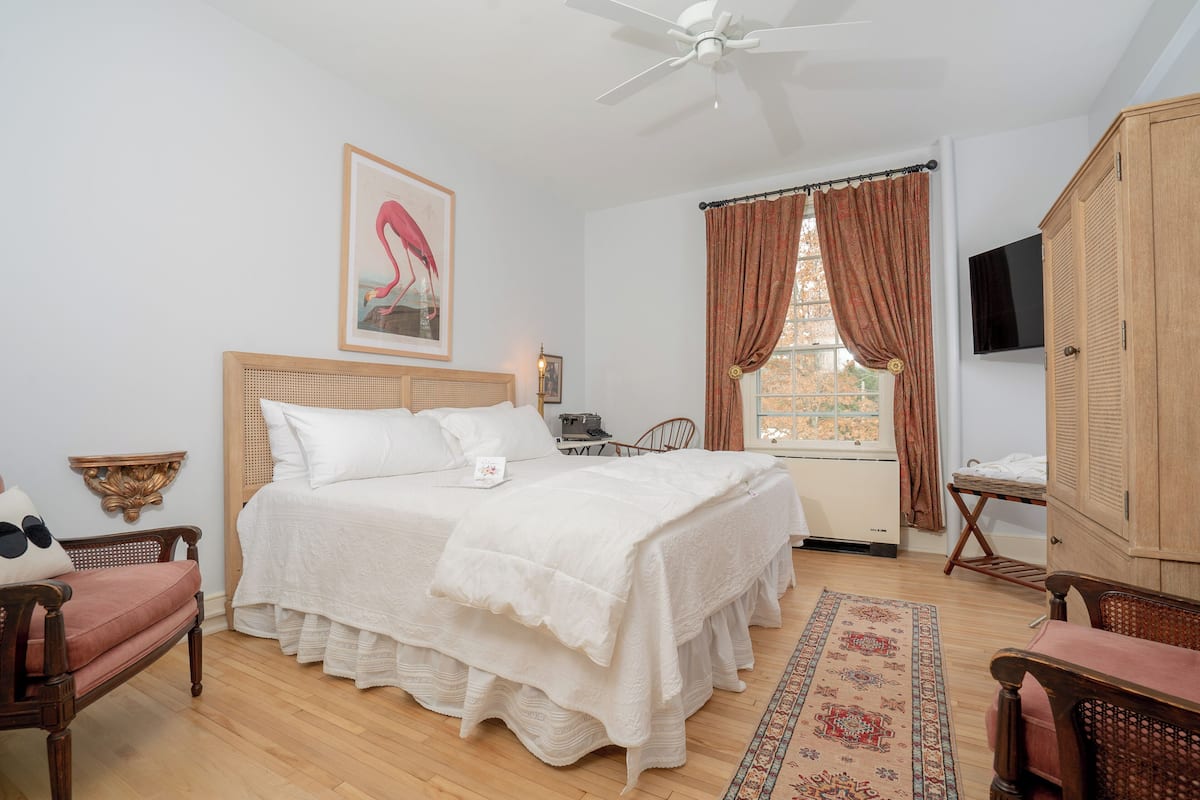 Luxury Double Room, 1 King Bed, Non Smoking, Ground Floor | Free WiFi
