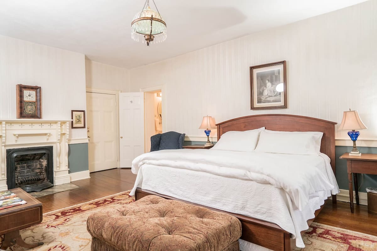 Luxury Double Room | Free WiFi