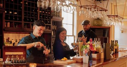 Historic General Lewis Inn