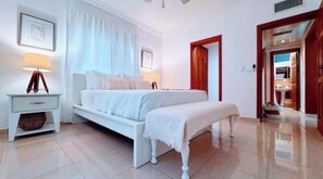 1 bedroom, internet, bed sheets - Walk to Beach, Shops, Dining, Pool View, Fast Wifi (Punta Cana)