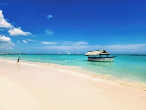 Beach - Hot Tub, Pool, Walk to Fun, Beach, Dining, Shops (Punta Cana)