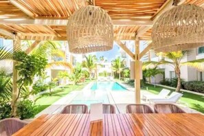 تناول الطعام بالخارج