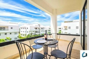 تناول الطعام بالخارج