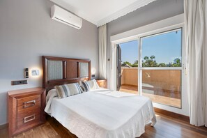 3 habitaciones, tabla de planchar con plancha, wifi y ropa de cama 