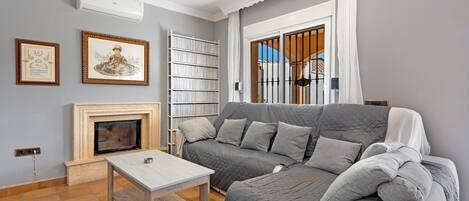 TV, fireplace, DVD player