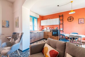 TV, fireplace, DVD player, stereo