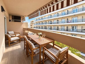 02 Terrace 1 outdoor dining area - Esperanza Grand Apartments III - Marbella Centre (Marbella)