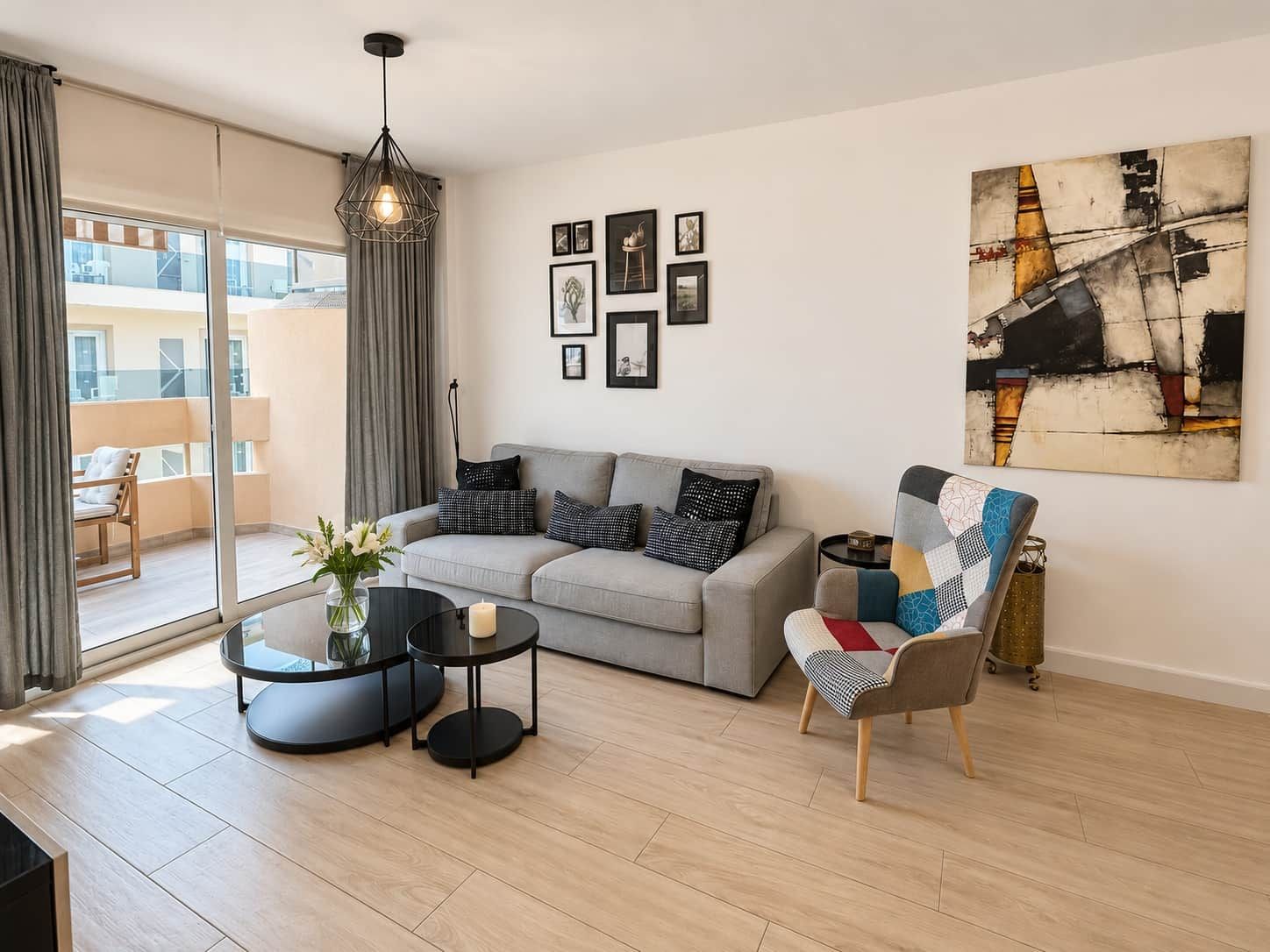 01 Helles Wohnzimmer und Entspannungsbereich