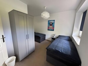 3 bedrooms, WiFi, bed sheets