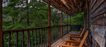 Sleeps 4| Private Bathroom |  Stunning Views