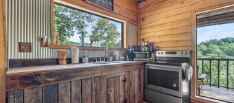 Sleeps 4| Private Bathroom |  Stunning Views