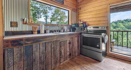 Sleeps 4| Private Bathroom | Stunning Views