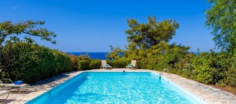 Villa Sea Pines - Three Bedroom Villa, Sleeps 10