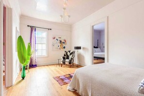 2 室のベッドルーム、アイロン / アイロン台、WiFi、ベッドシーツ