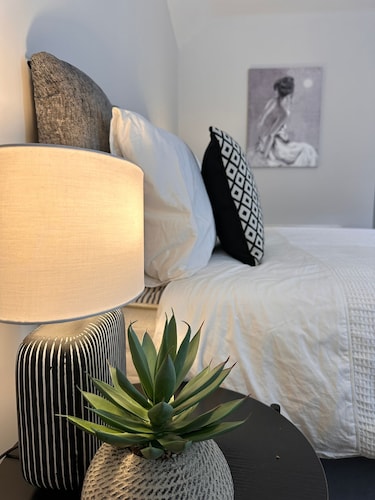 Ocho Homes Lux By Eight Continents, Belfast