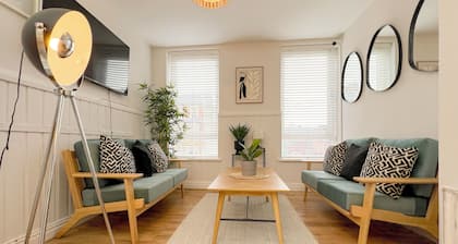 Ocho Homes Lux By Eight Continents, Belfast