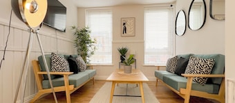 Ocho Homes Lux By Eight Continents, Belfast