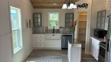 Microwave, stovetop, dishwasher