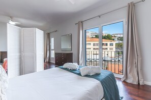 3 bedrooms, iron/ironing board, travel cot, free WiFi