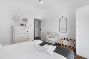 1 chambre, fer et planche à repasser, Wi-Fi, draps fournis