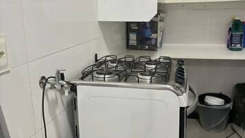 Mikrovågsugn, ugn och spishäll