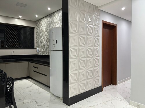 BRAND NEW AND CENTRAL APARTMENT - 3 BEDROOMS, COZY AND CLOSE TO EVERYTHING!!!!