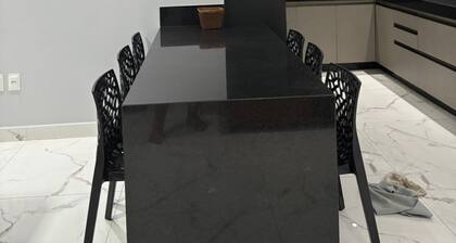 BRAND NEW AND CENTRAL APARTMENT - 3 BEDROOMS, COZY AND CLOSE TO EVERYTHING!!!!